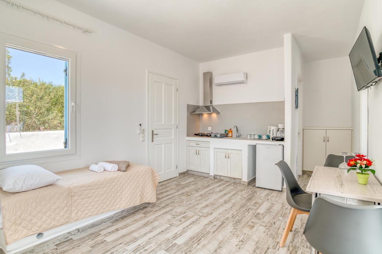 Ippocampos Seaside Serenity - Unwind At Paros Poolside Retreats Aliki  Bagian luar foto